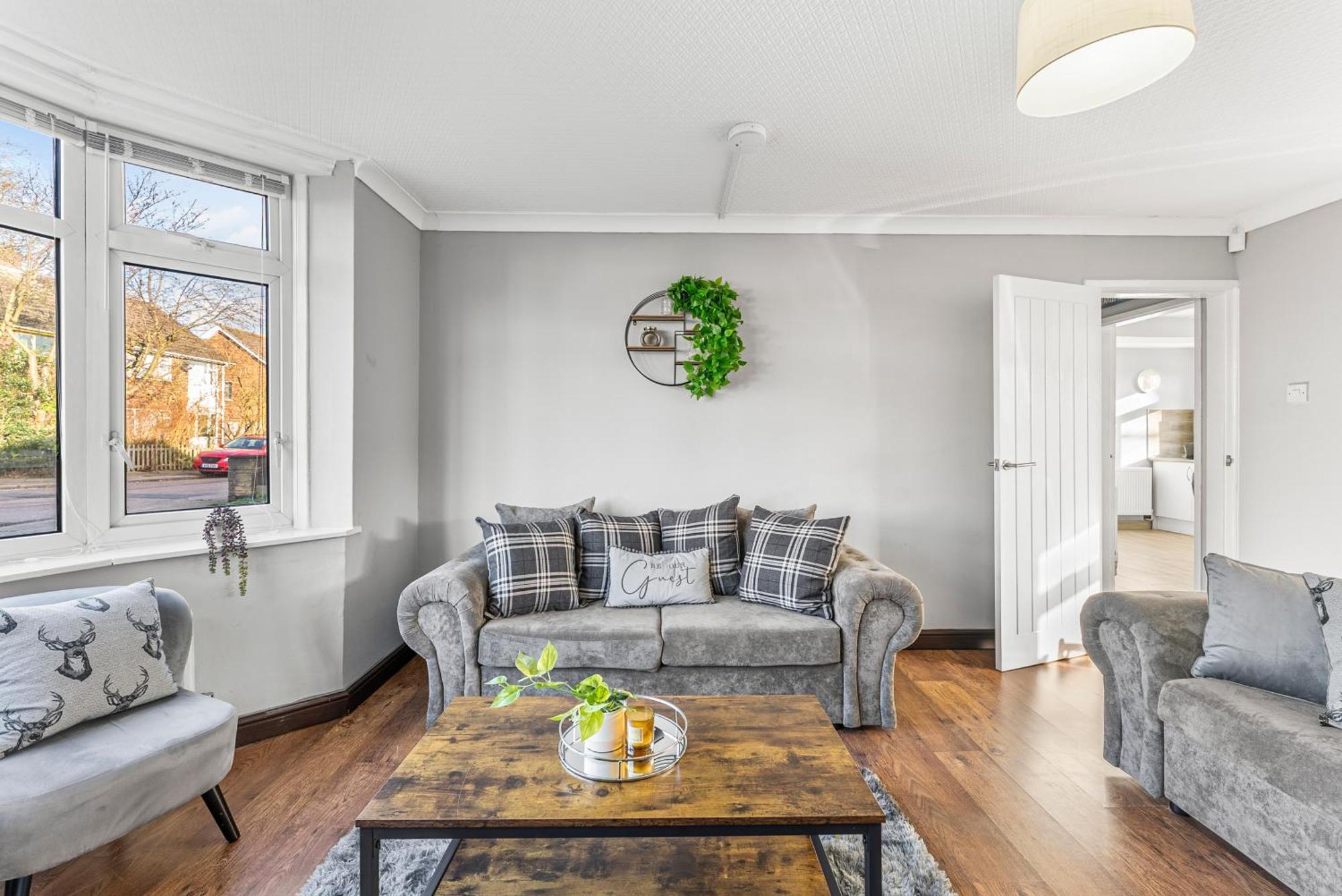 Charming Nottingham House - Parking - Garden Дом отдыха Ноттингем