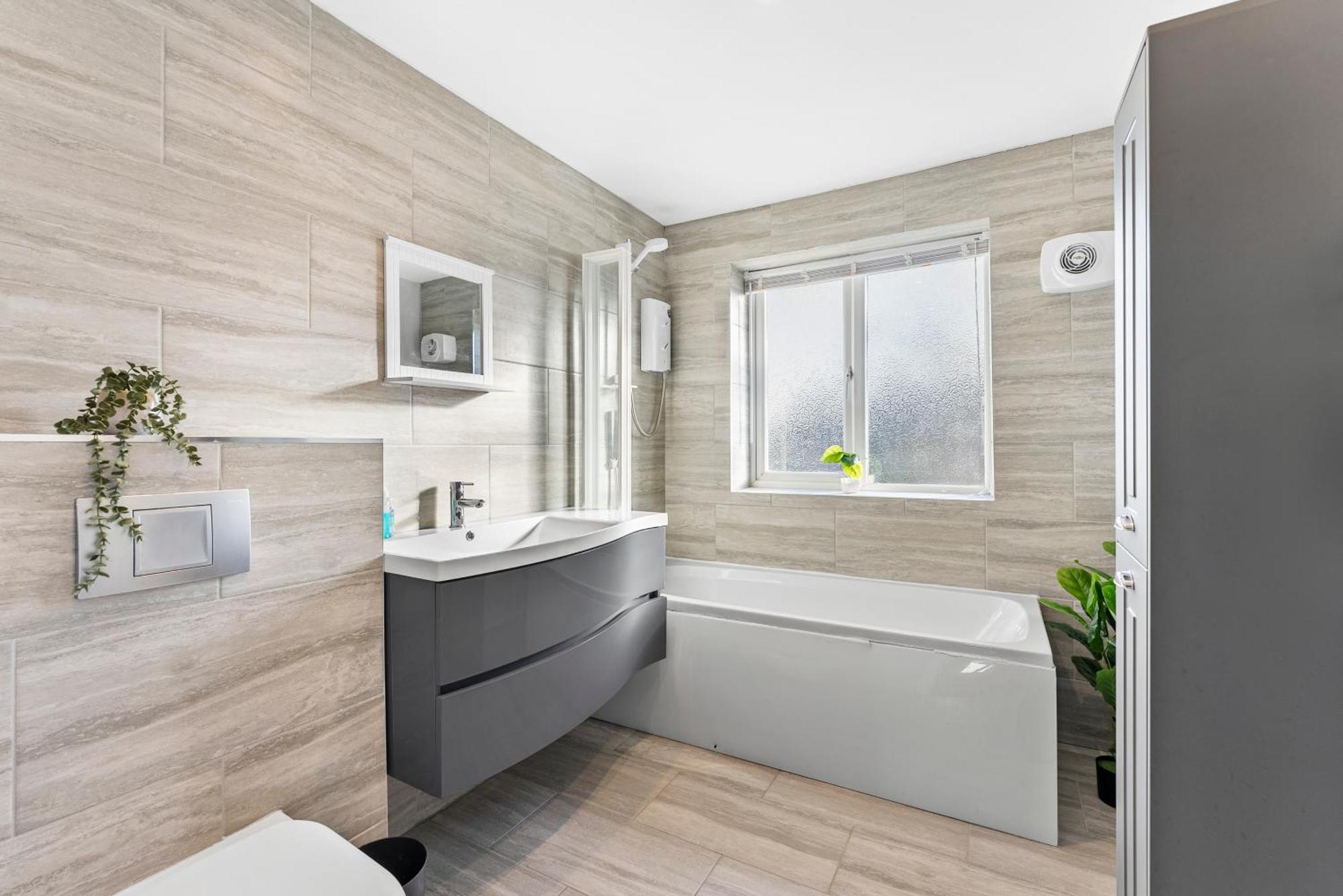 Charming Nottingham House - Parking - Garden Дом отдыха