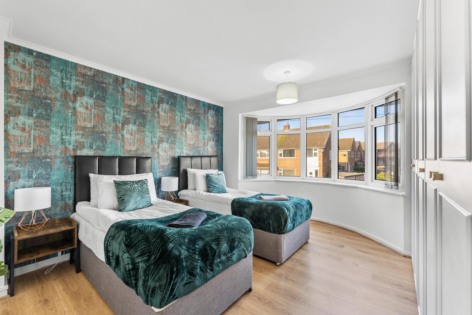 Charming Nottingham House - Parking - Garden * Ноттингем