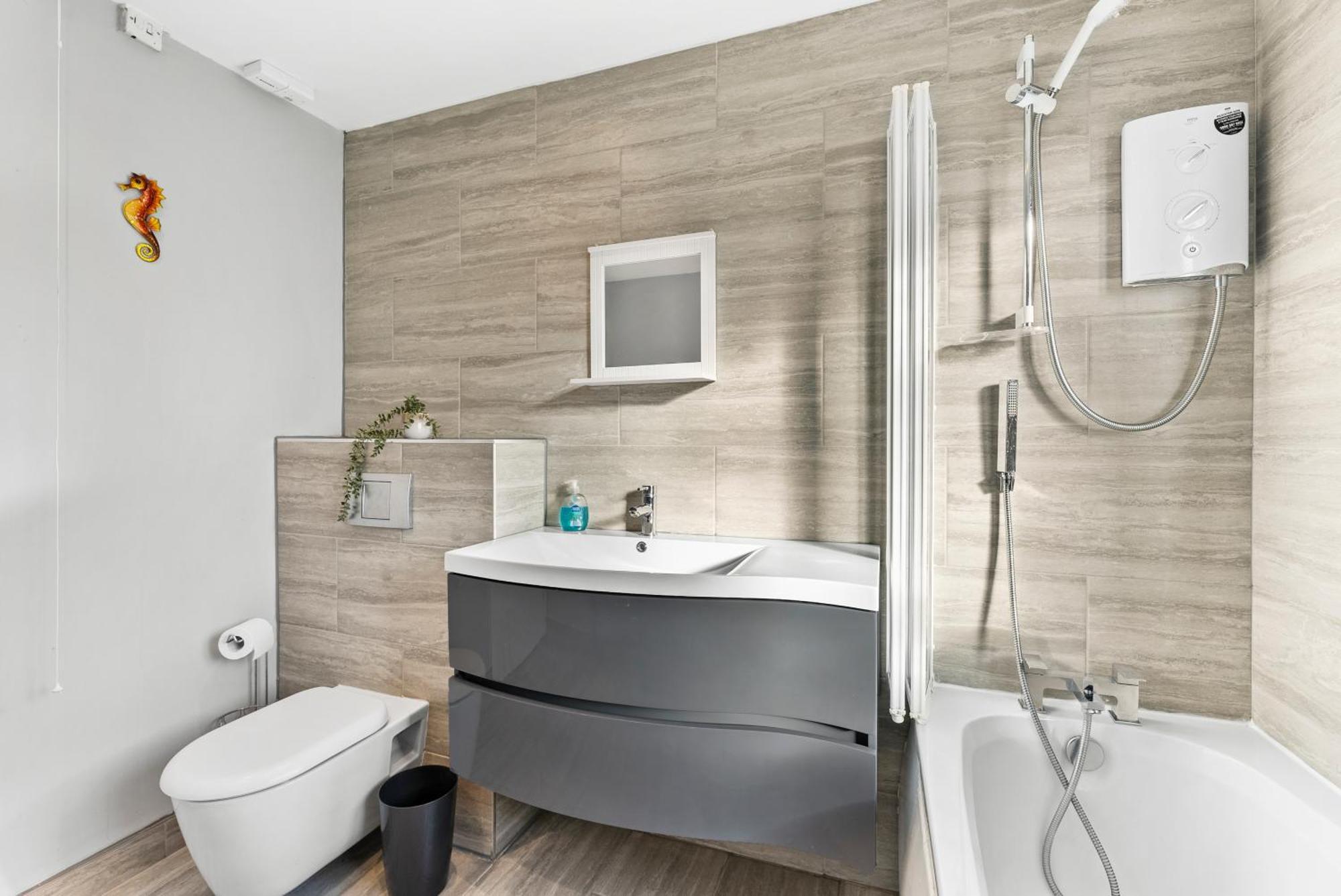 Charming Nottingham House - Parking - Garden Дом отдыха Ноттингем